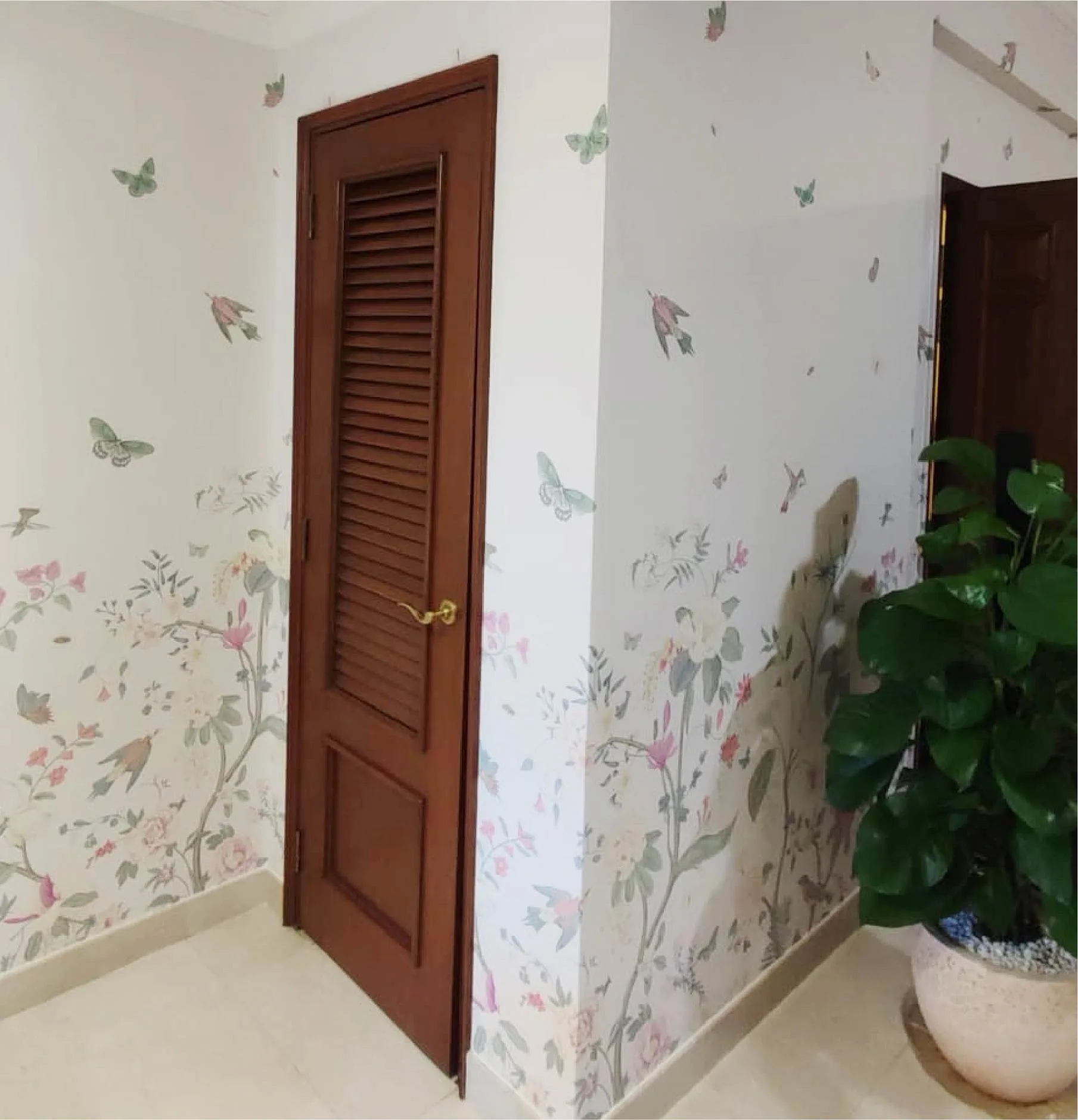 Living room with Natural Mural Wallpaper